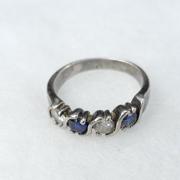 Women's Sterling Silver Ringng Sz 8.5 - Picture 4 of 5